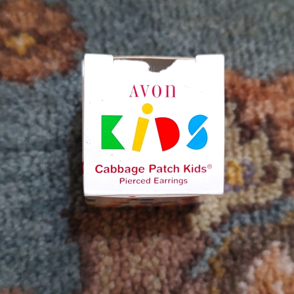 Avon kids cabbage patch kids pierced earrings 1994 - Picture 2 of 5